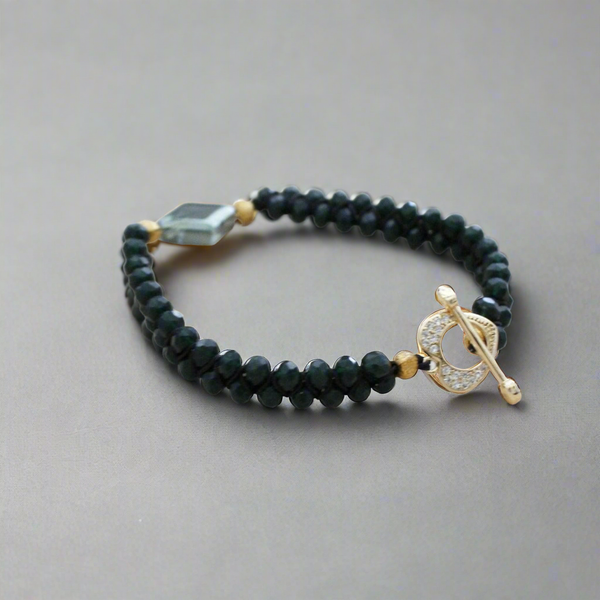 Dark green beaded bracelet for women with diamond shape centerpiece