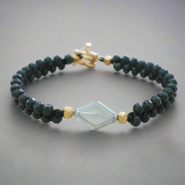 Dark green beaded bracelet for women with diamond shape centerpiece