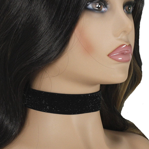 Wide and shiny black velvet choker necklace for woman