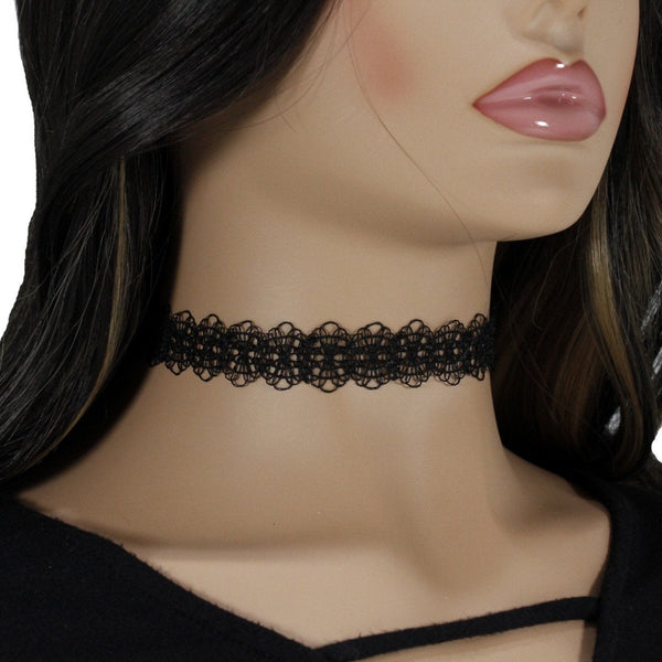 Simple and elegant black or white choker necklace for woman
