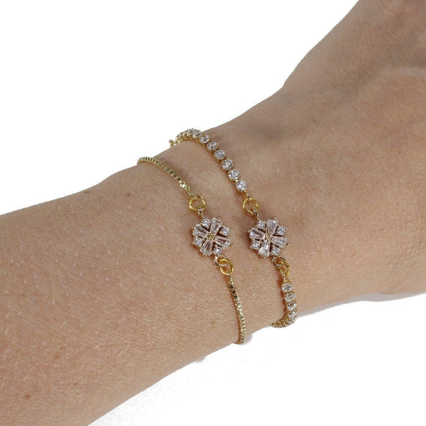 Delicate bolo bracelet with snowflake