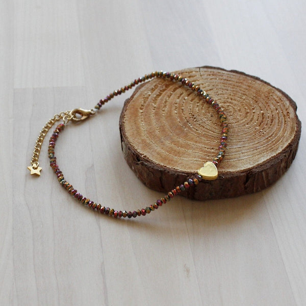 Iridescent beaded bracelet for women