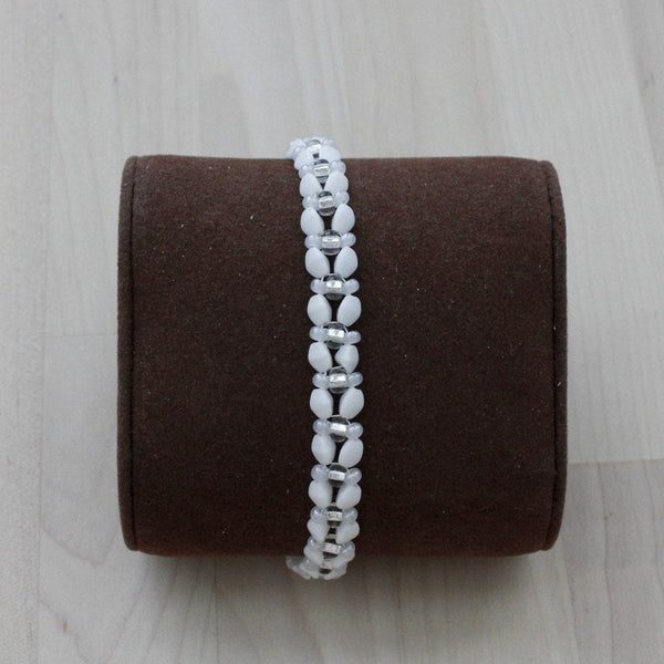 Elegant white beaded bracelet