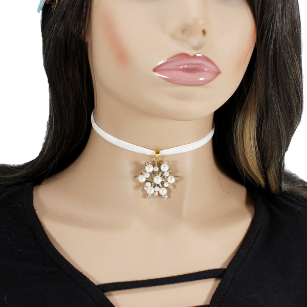 Enchantment white snowflake jewelry set - choker necklace with charm and earrings