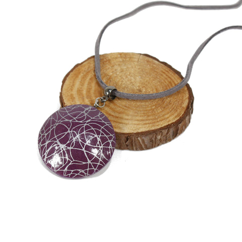 Abstract pattern pendant necklace