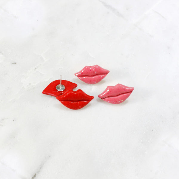 Charming lips kiss stud earrings