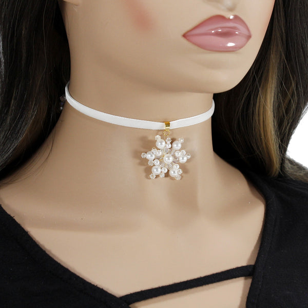 Enchantment white snowflake jewelry set - choker necklace with charm and earrings