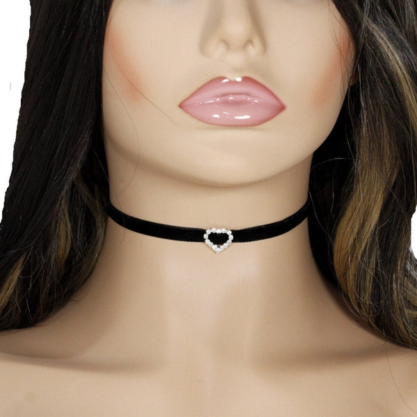 Petite choker necklace for woman with rhinestones heart charm