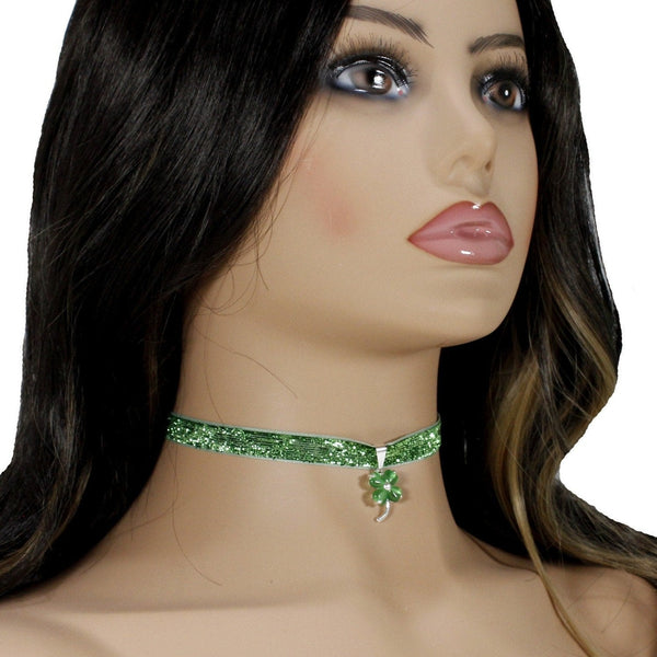 Green lucky charm choker