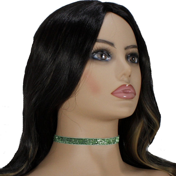 Shiny green velvet choker necklace for woman