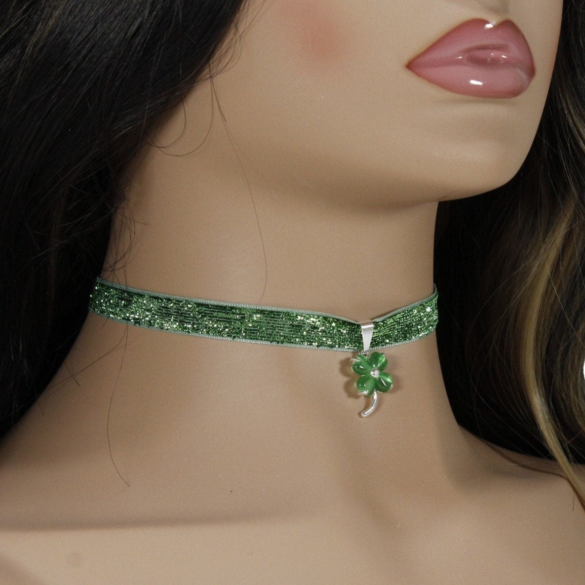 Shiny green velvet choker necklace with lucky charm