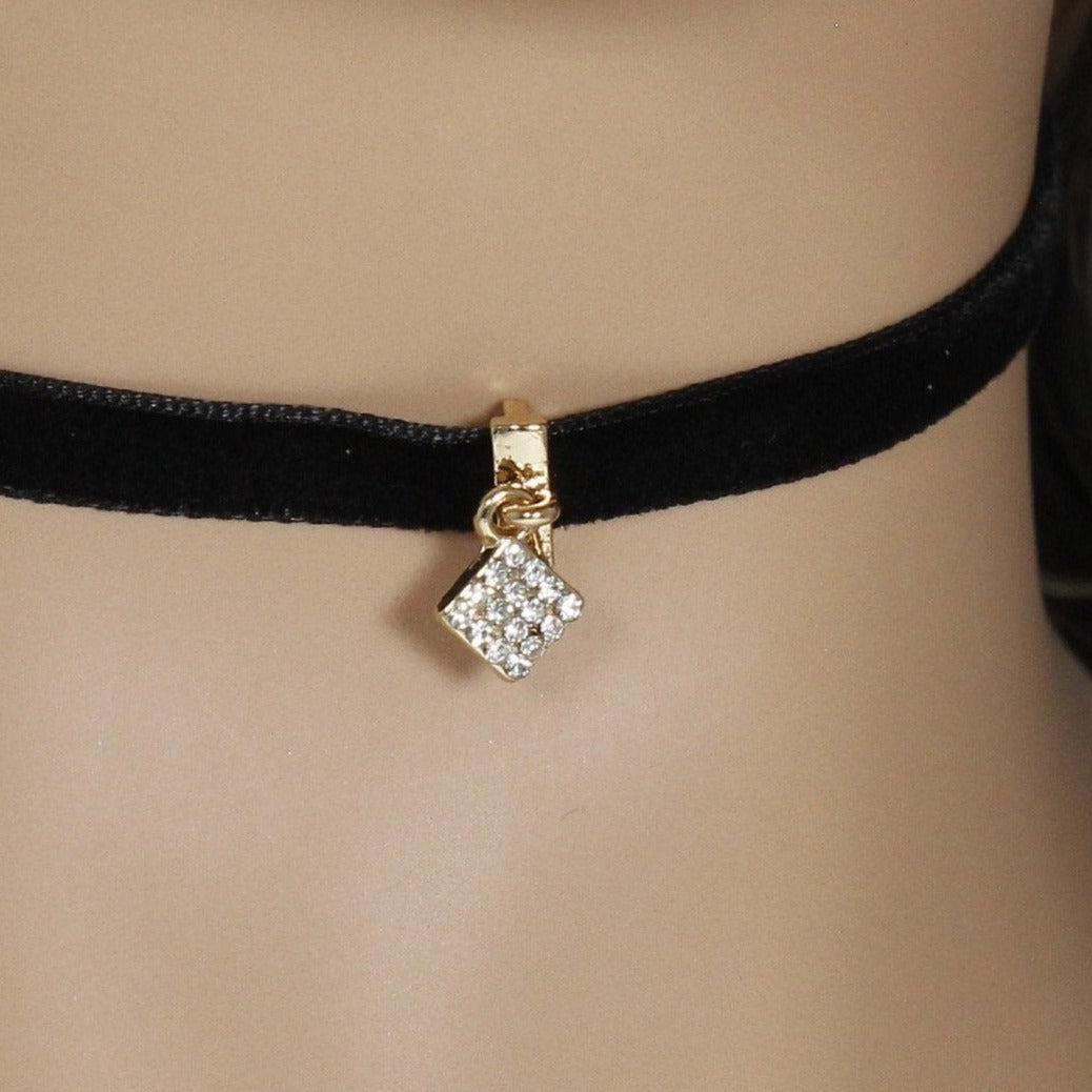  choker necklace with cubic zirconia gold plated diamond shaped charm