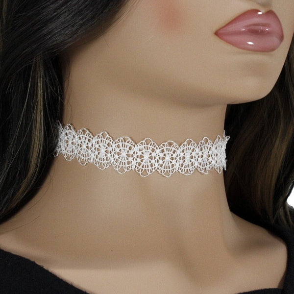 White lace choker collar necklace