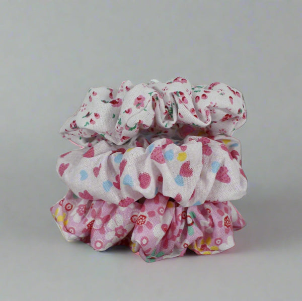 Playful pink colors pattern kid's size scrunchies